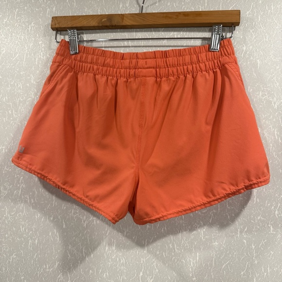 Vuori clementine shorts women’s size small - Picture 2 of 5